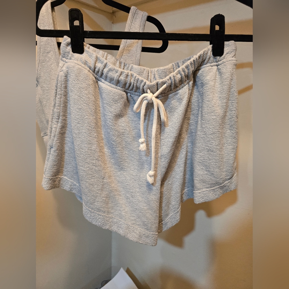 Aerie set - Picture 7 of 9